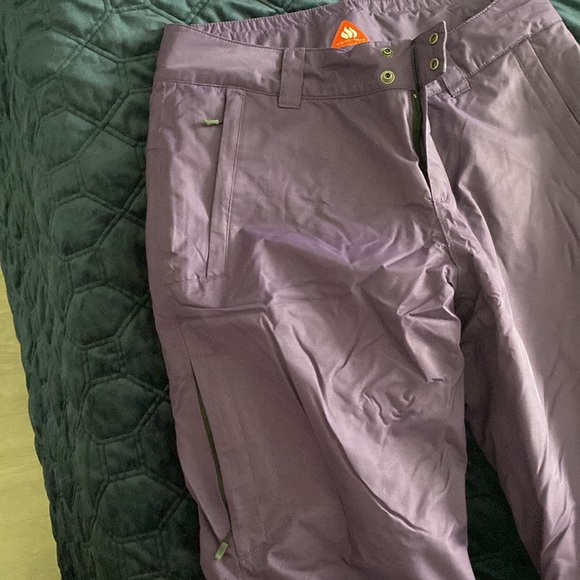 Medium women’s Columbia purple ski pants used once - Picture 4 of 7